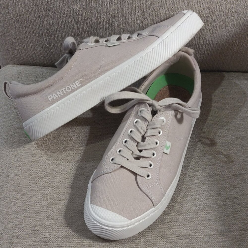 Cariuma Pantone OCA Low Canvas Sneaker Taupe US Women 11/ US Men 9.5